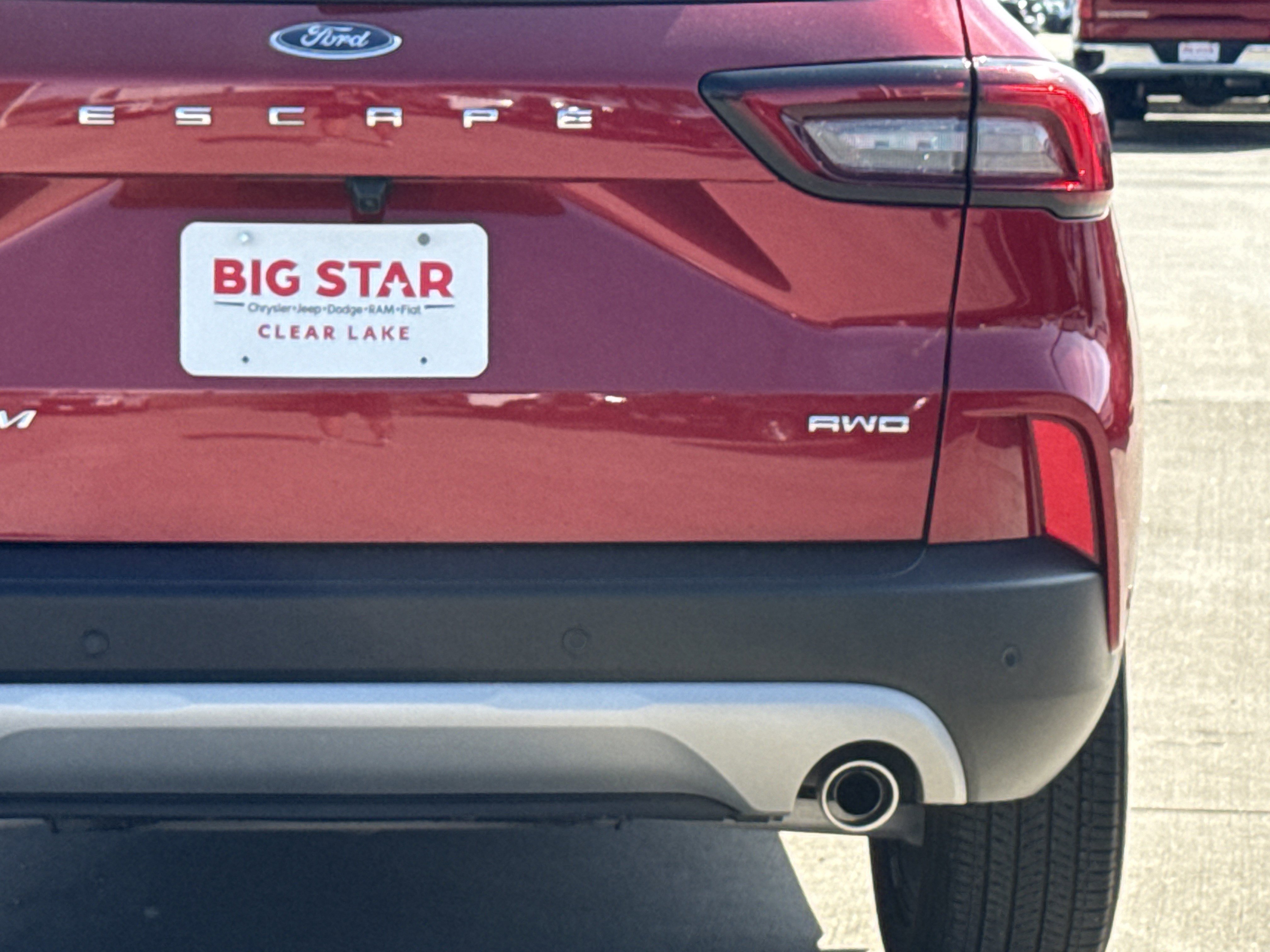 Used 2023 Ford Escape Platinum w/ Premium Technology Package image 11