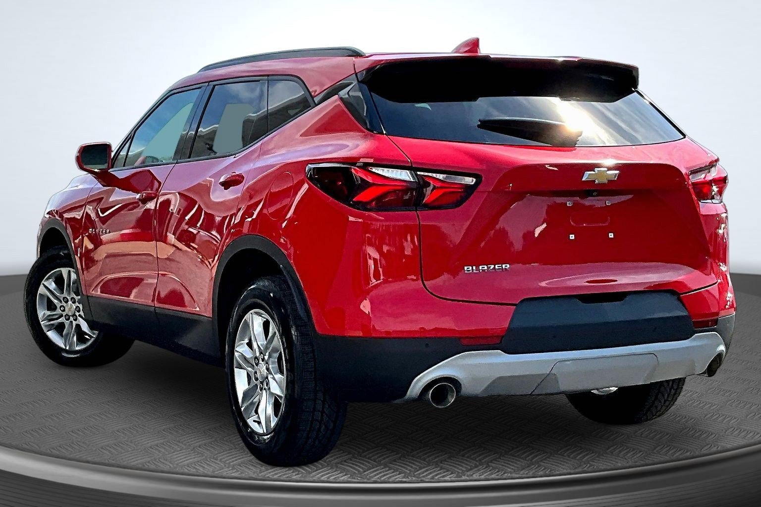 Used 2020 Chevrolet Blazer LT FWD image 3