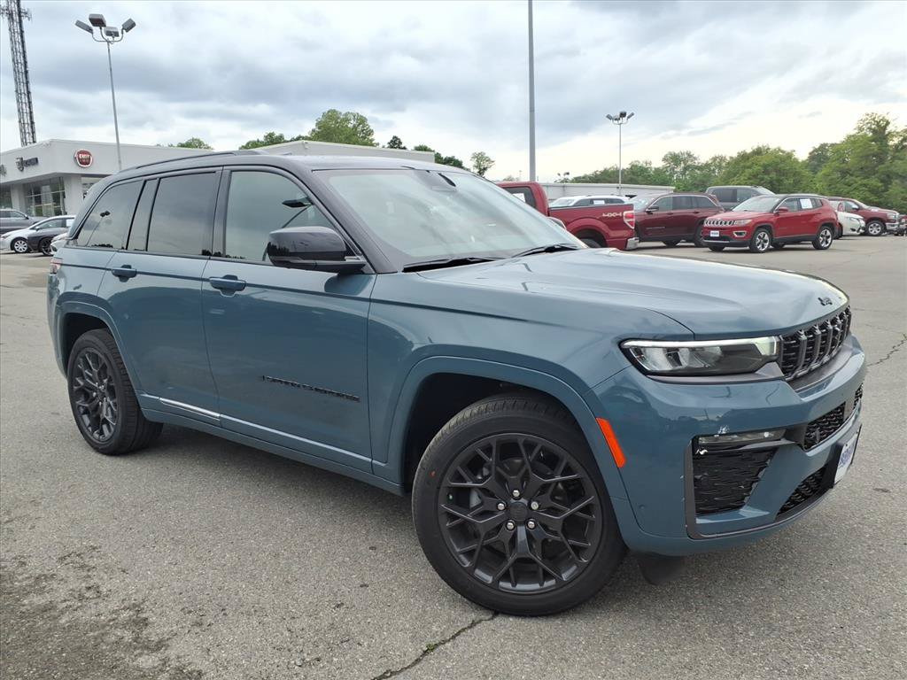 New 2026 Jeep Grand Cherokee Summit w/ Obsidian Package AWD/4WD image 2