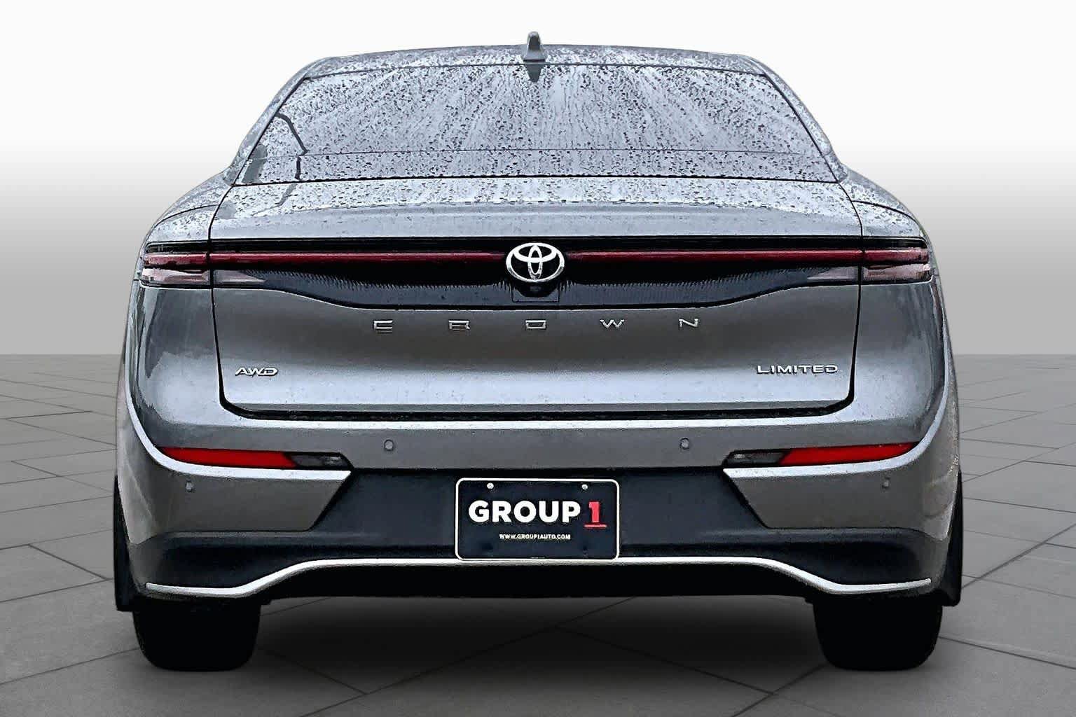 Used 2023 Toyota Crown AWD/4WD image 5