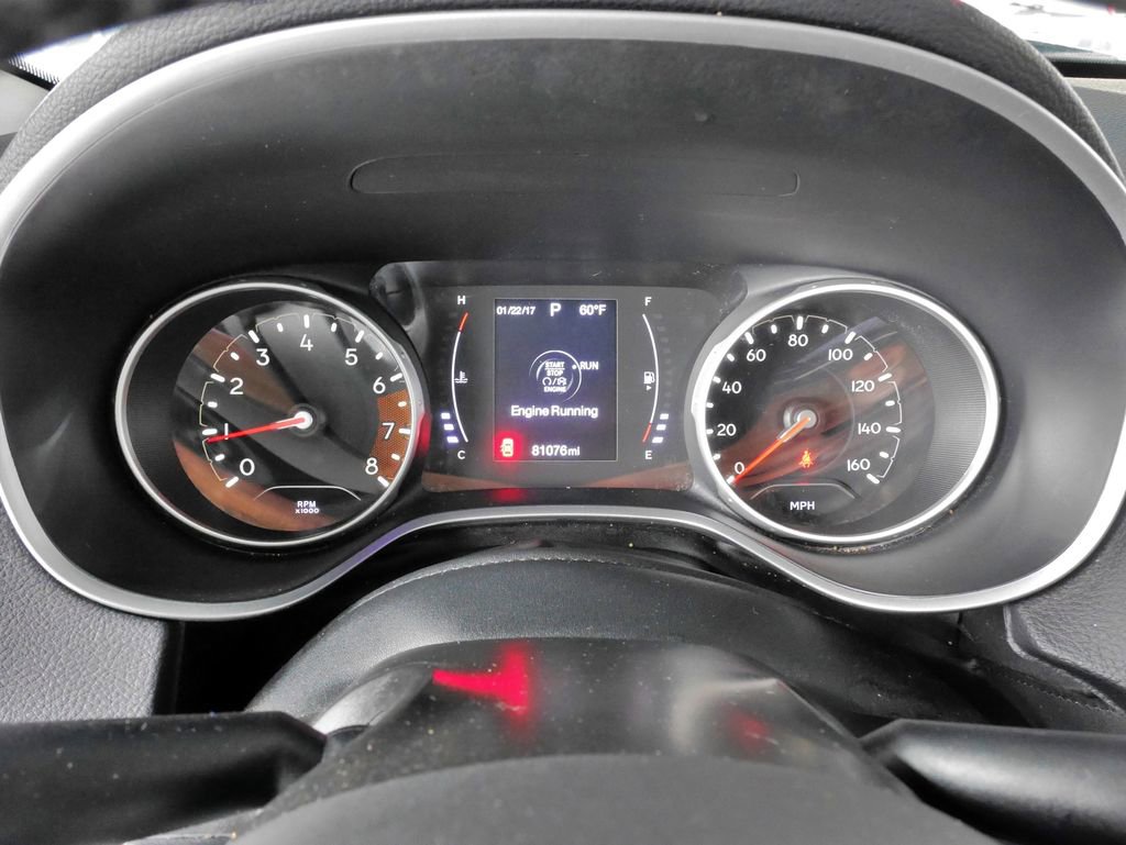 Used 2019 Jeep Compass Latitude FWD image 23