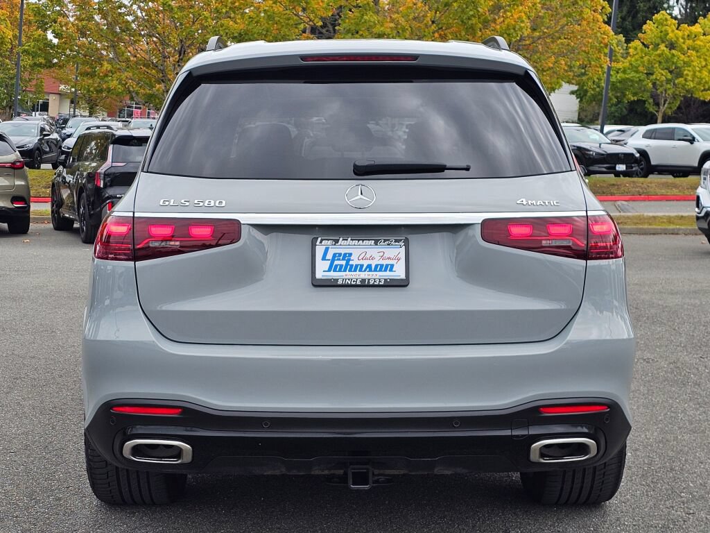 Used 2024 Mercedes-Benz GLS 580 4MATIC image 6