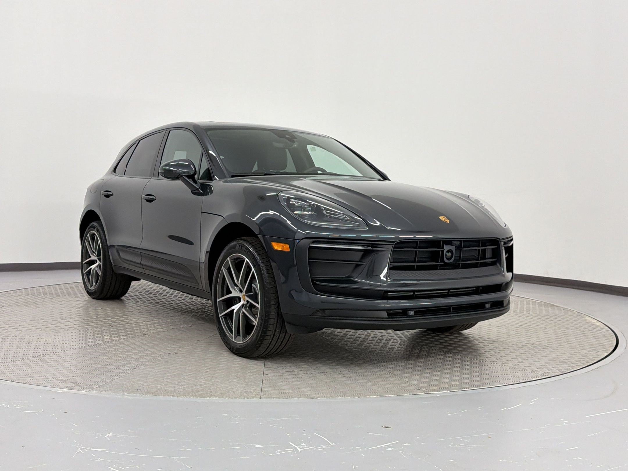 New 2026 Porsche Macan AWD/4WD image 7
