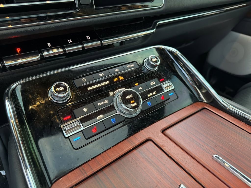 Used 2022 Lincoln Navigator Reserve AWD/4WD image 20