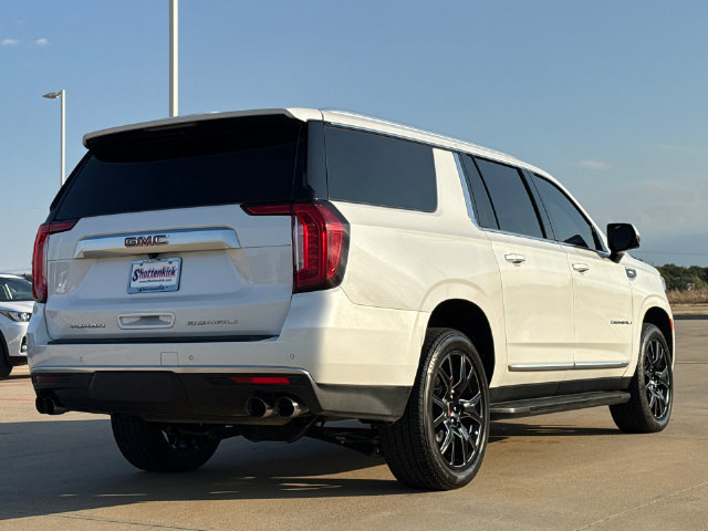 Used 2023 GMC Yukon XL Denali AWD/4WD image 8