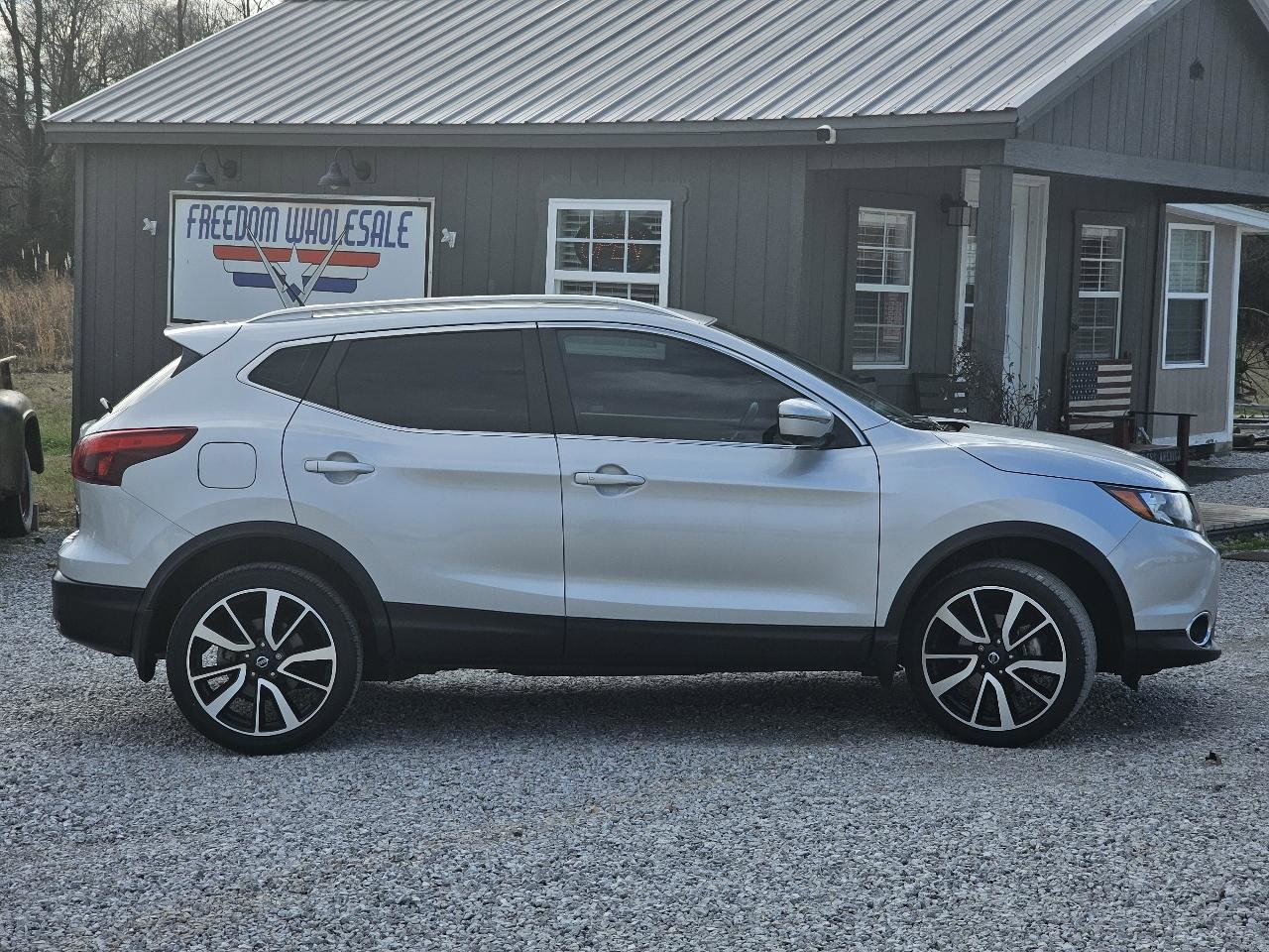 Used 2019 Nissan Rogue Sport SL w/ Premium Package image 11