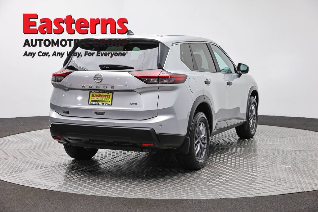 Used 2024 Nissan Rogue S AWD/4WD image 5