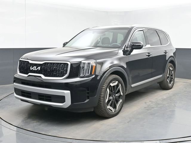 Used 2024 Kia Telluride EX w/ EX Captain's Chair Package AWD/4WD image 5