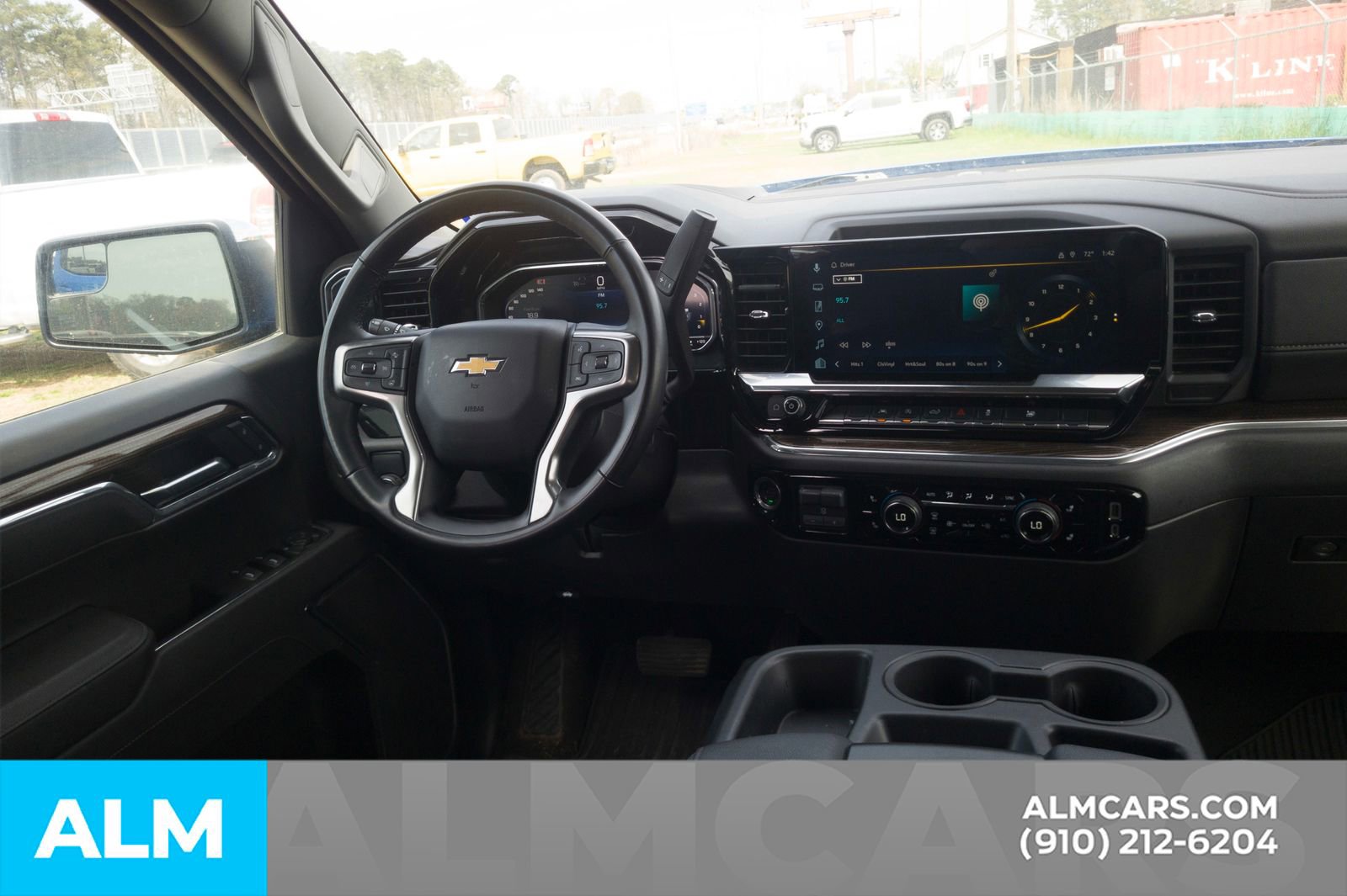 Used 2025 Chevrolet Silverado 1500 LT RWD image 22