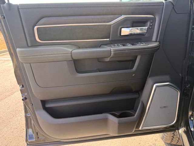 New 2026 RAM 2500 Laramie AWD/4WD image 11