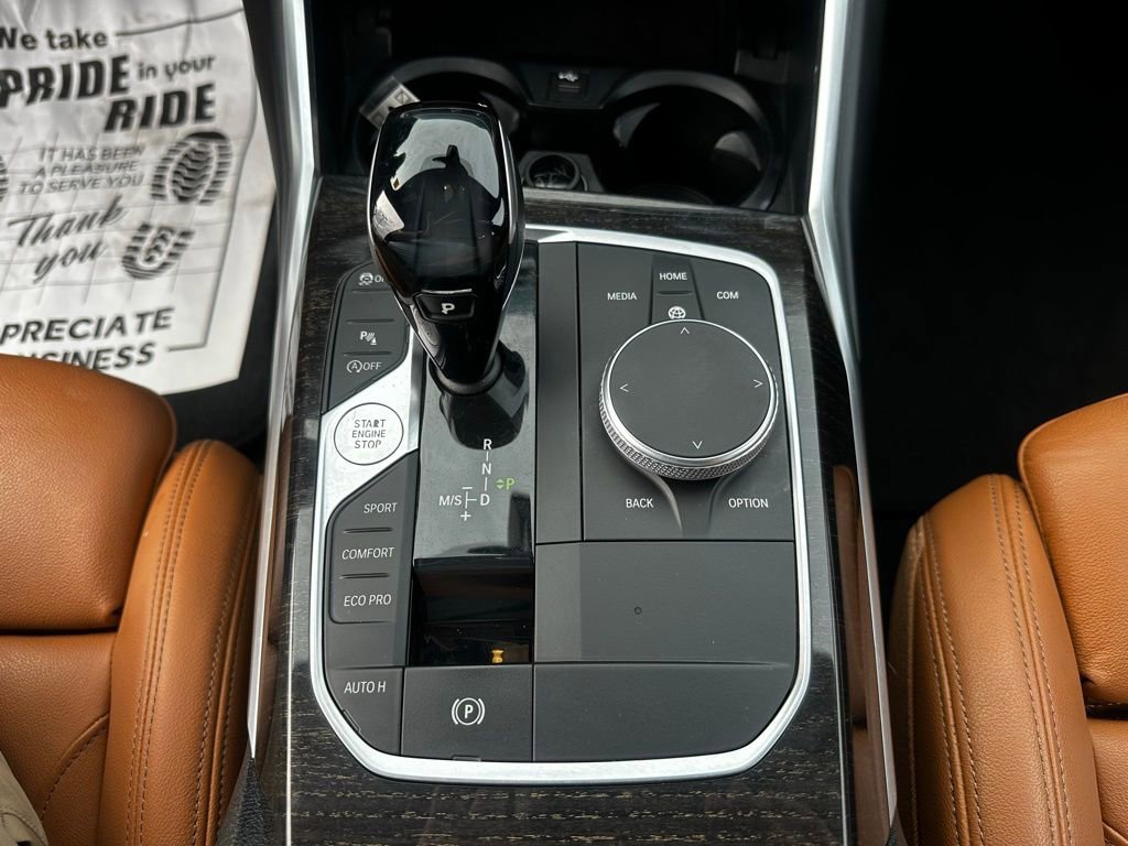 Used 2019 BMW 330i Sedan w/ Luxury Package image 16