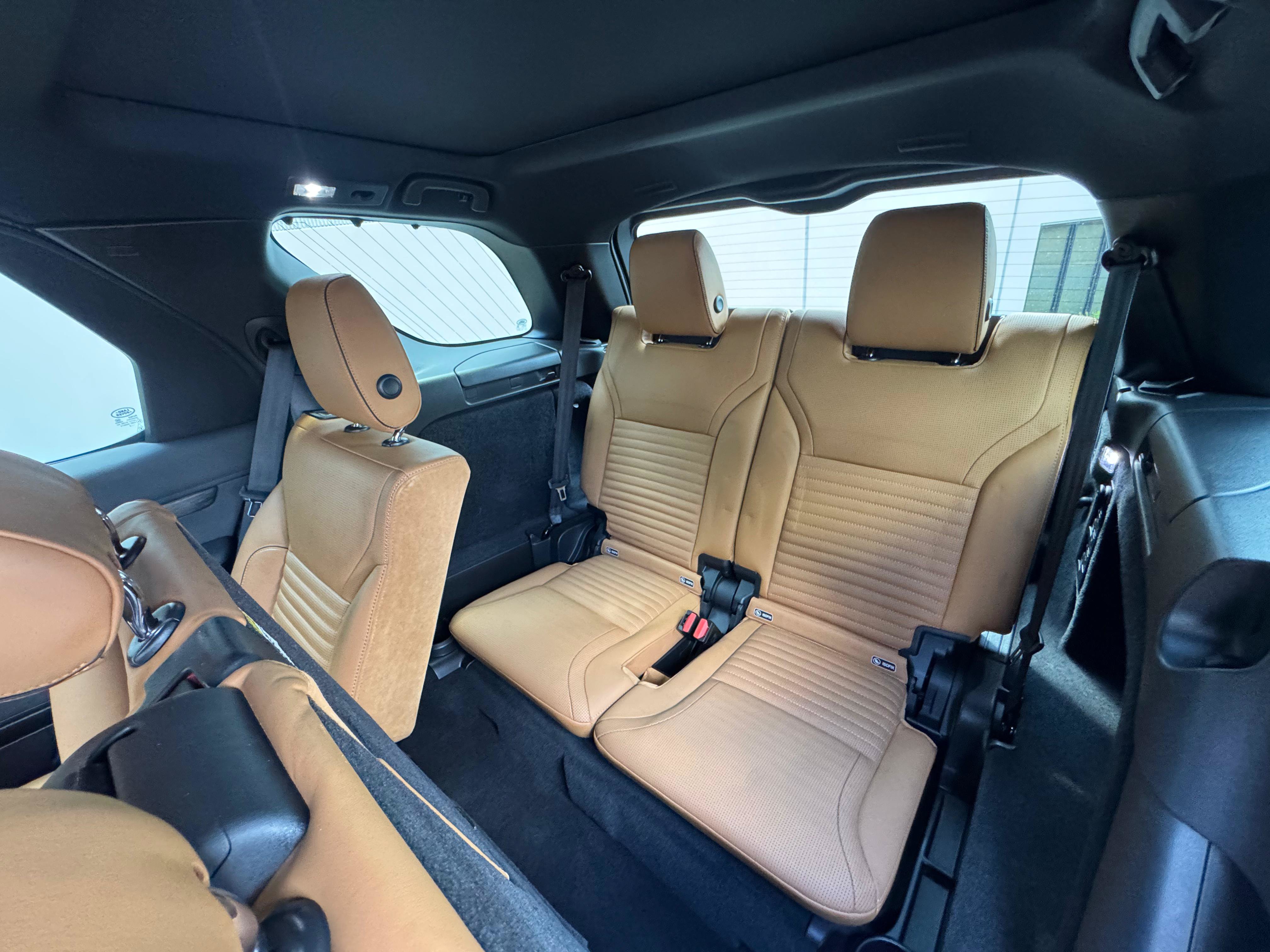 Used 2017 Land Rover Discovery HSE AWD/4WD image 30