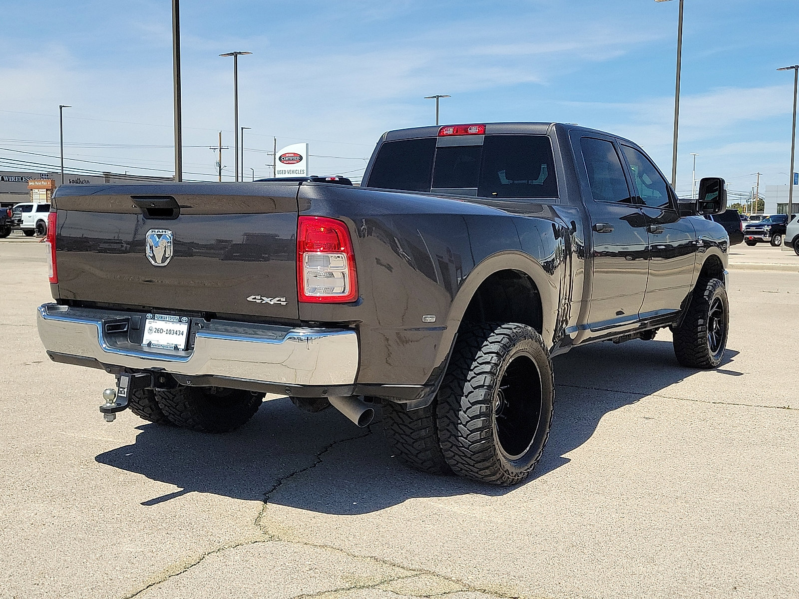 Used 2024 RAM 3500 Tradesman w/ Chrome Appearance Group image 4