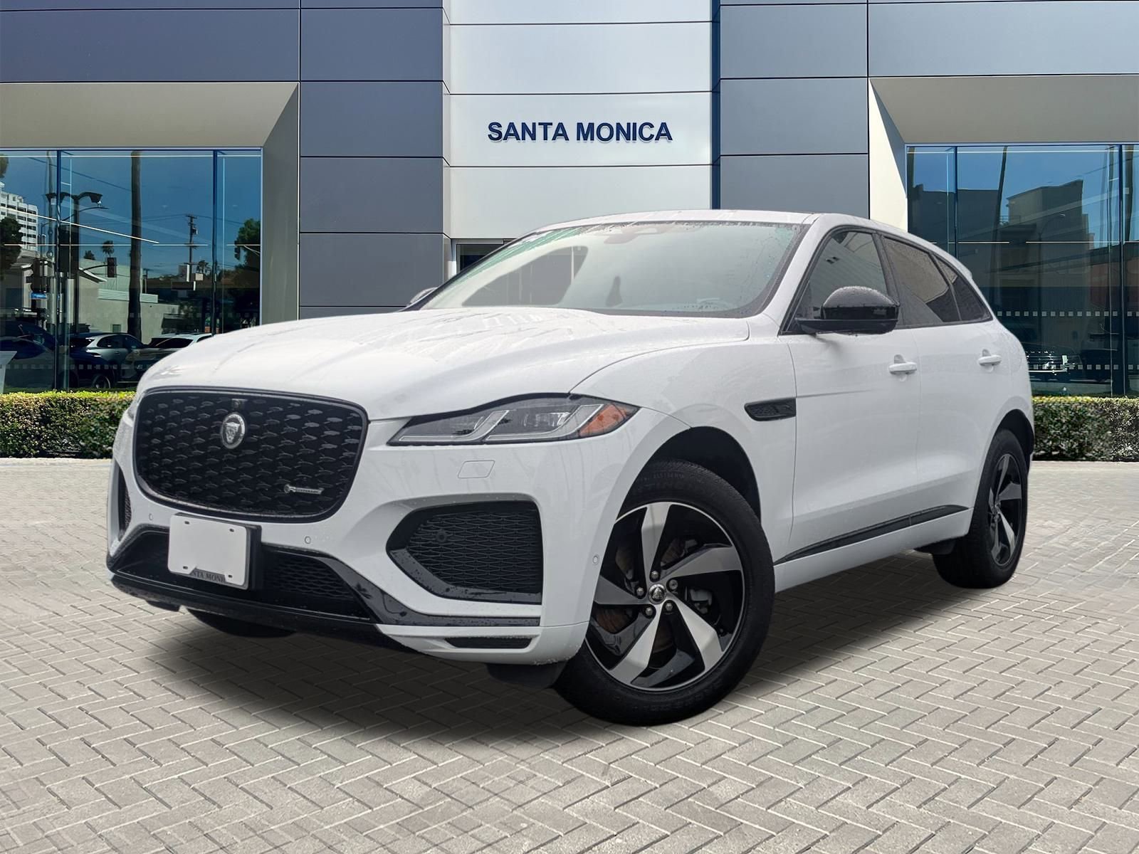 Used 2024 Jaguar F-PACE R-Dynamic S image 1