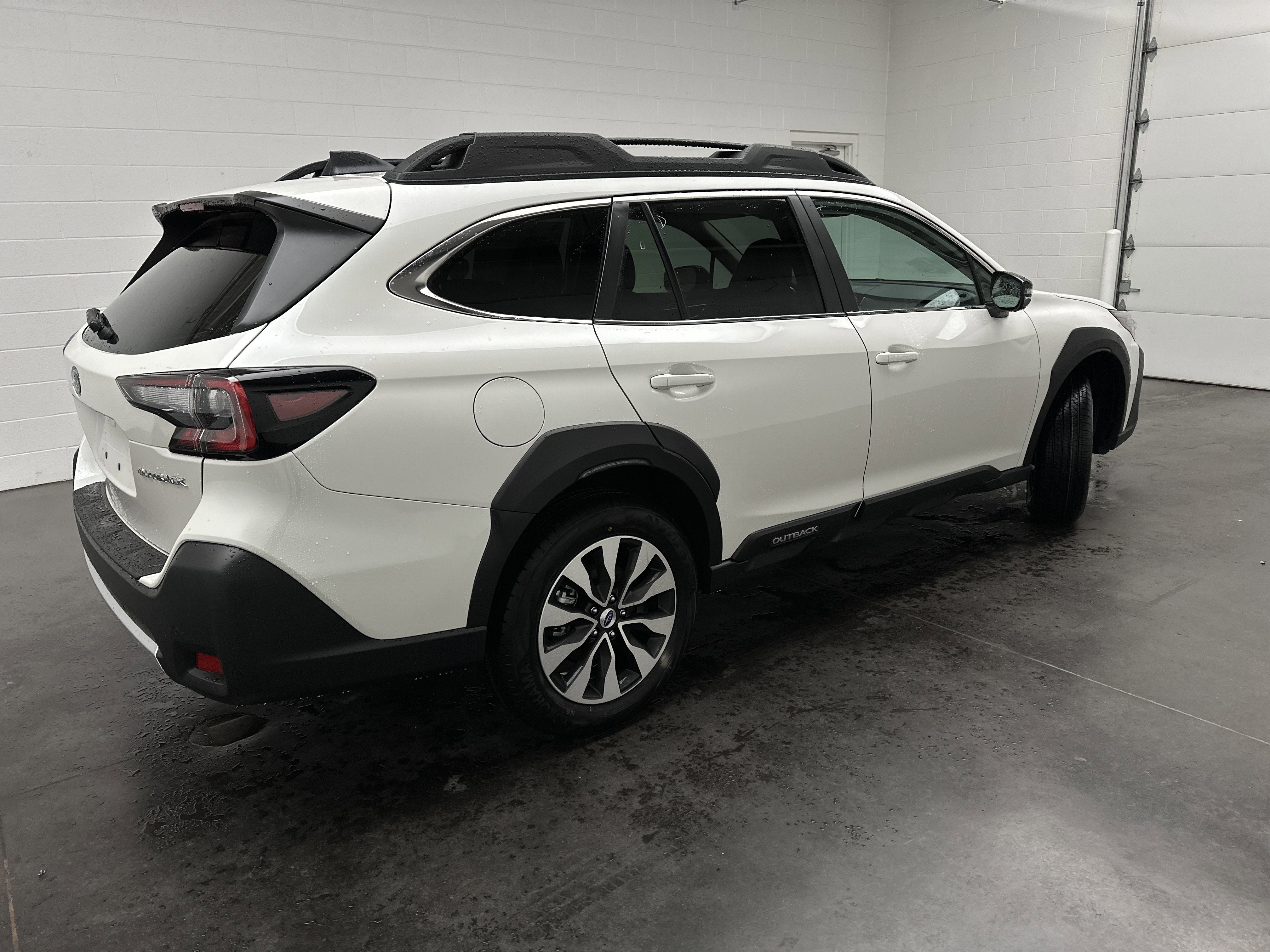 New 2025 Subaru Outback Limited image 9