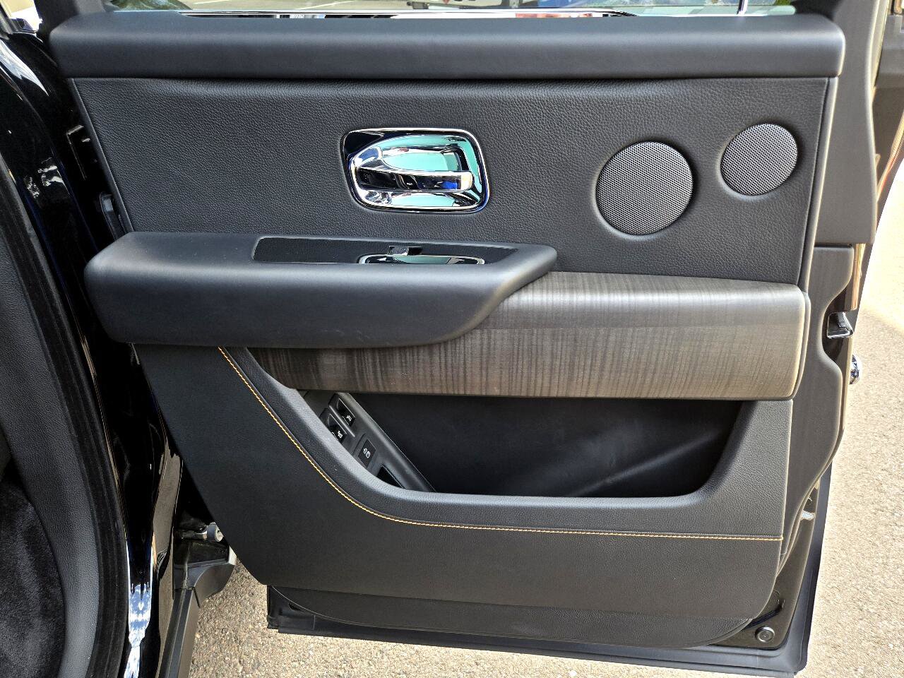 Used 2020 Rolls-Royce Cullinan Black Badge image 51