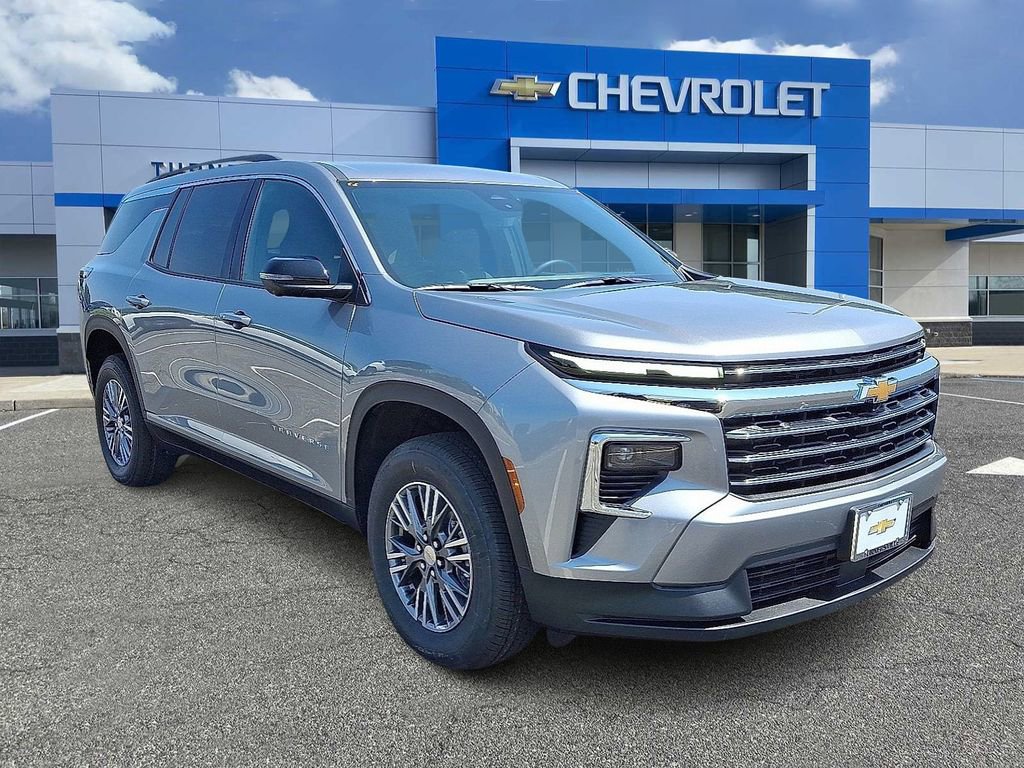 New 2026 Chevrolet Traverse LT w/ Driver Confidence Package image 2