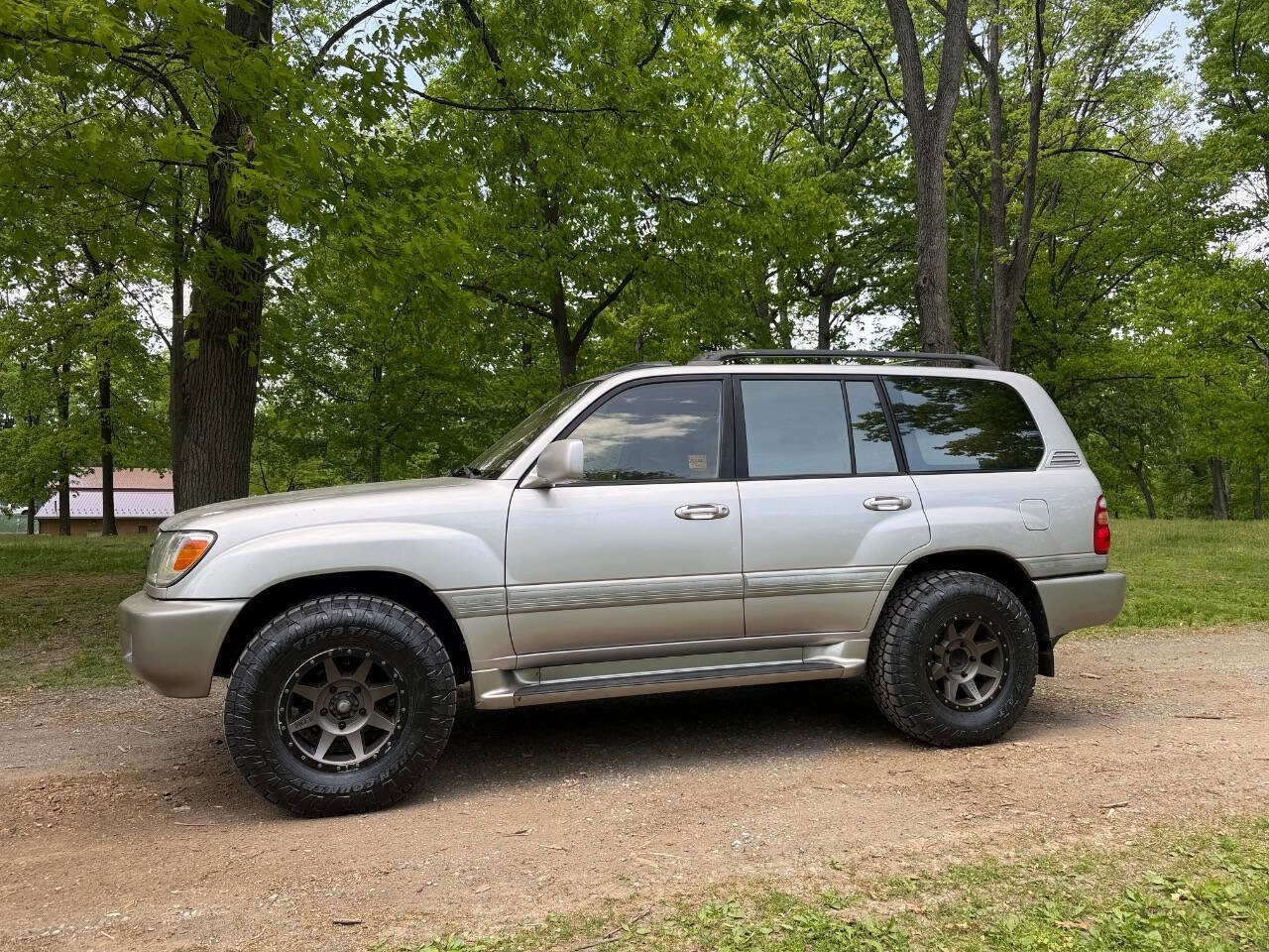 Used 2001 Toyota Land Cruiser AWD/4WD image 1