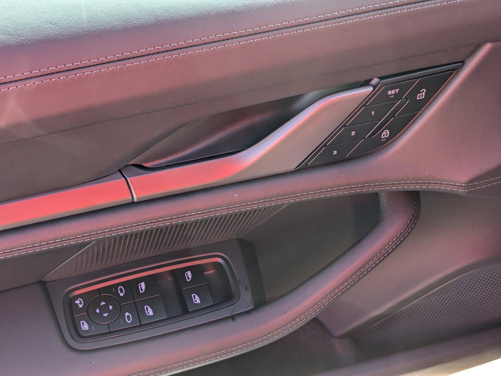 New 2025 Porsche Taycan 4S AWD/4WD image 18