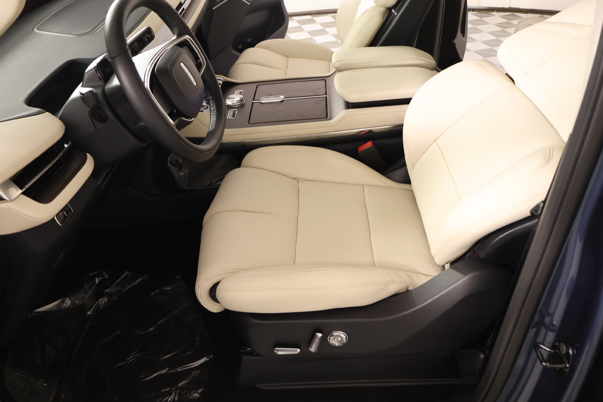 New 2027 Lincoln Navigator L Reserve AWD/4WD image 11