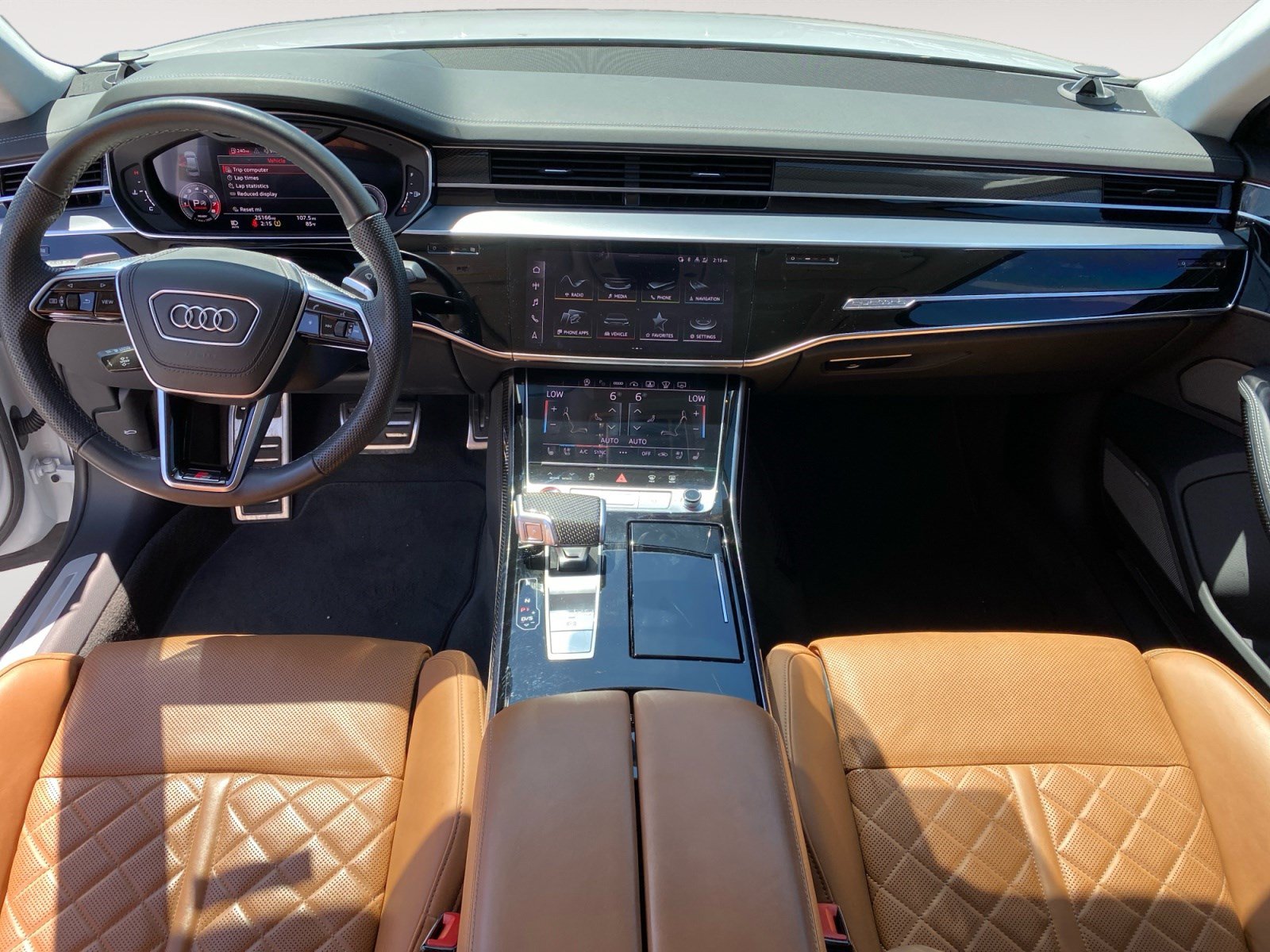 Used 2023 Audi S8 w/ S8 Comfort Plus Package AWD/4WD image 12