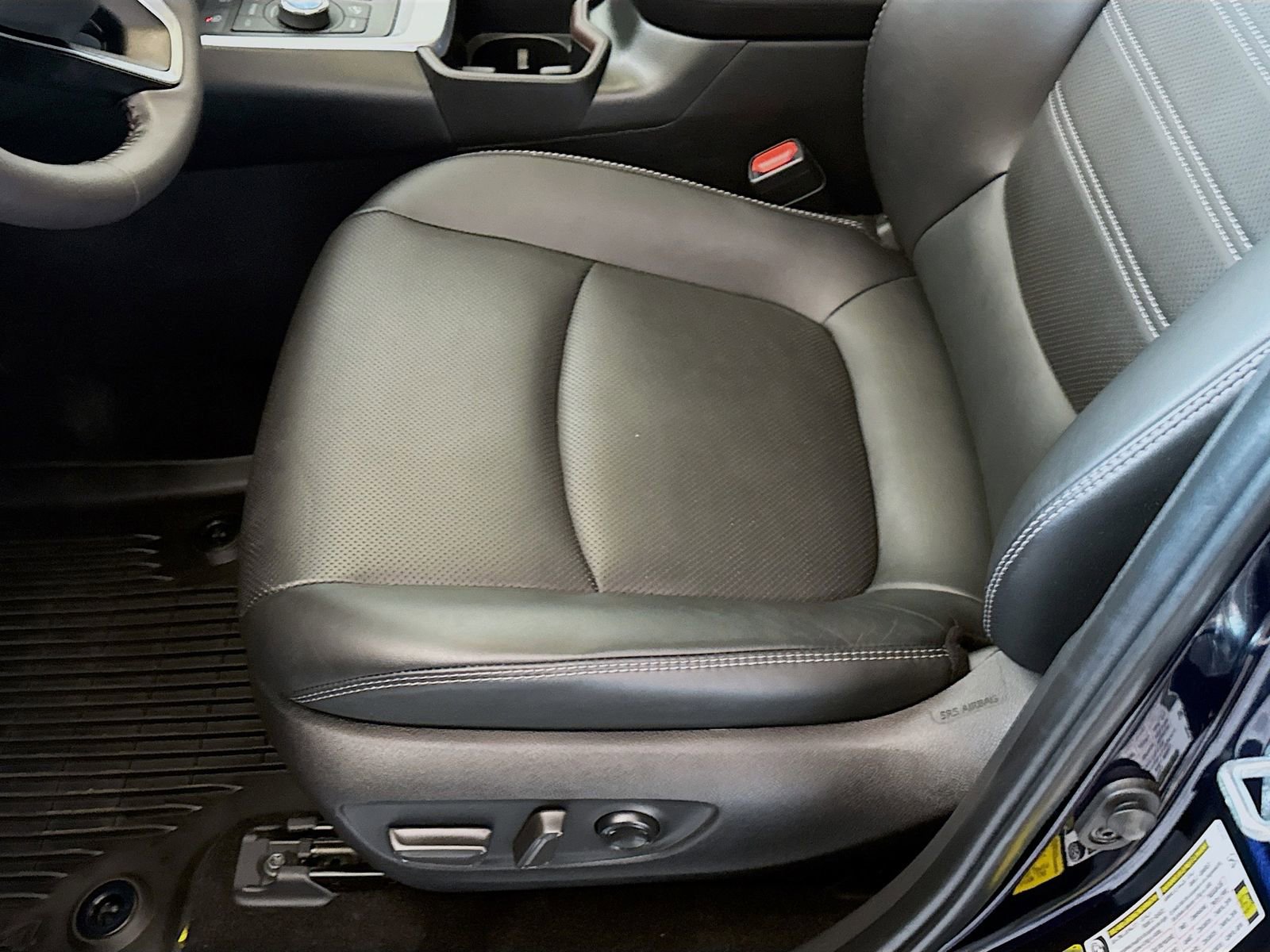 Used 2024 Toyota RAV4 Limited w/ Advanced Technology Package image 15