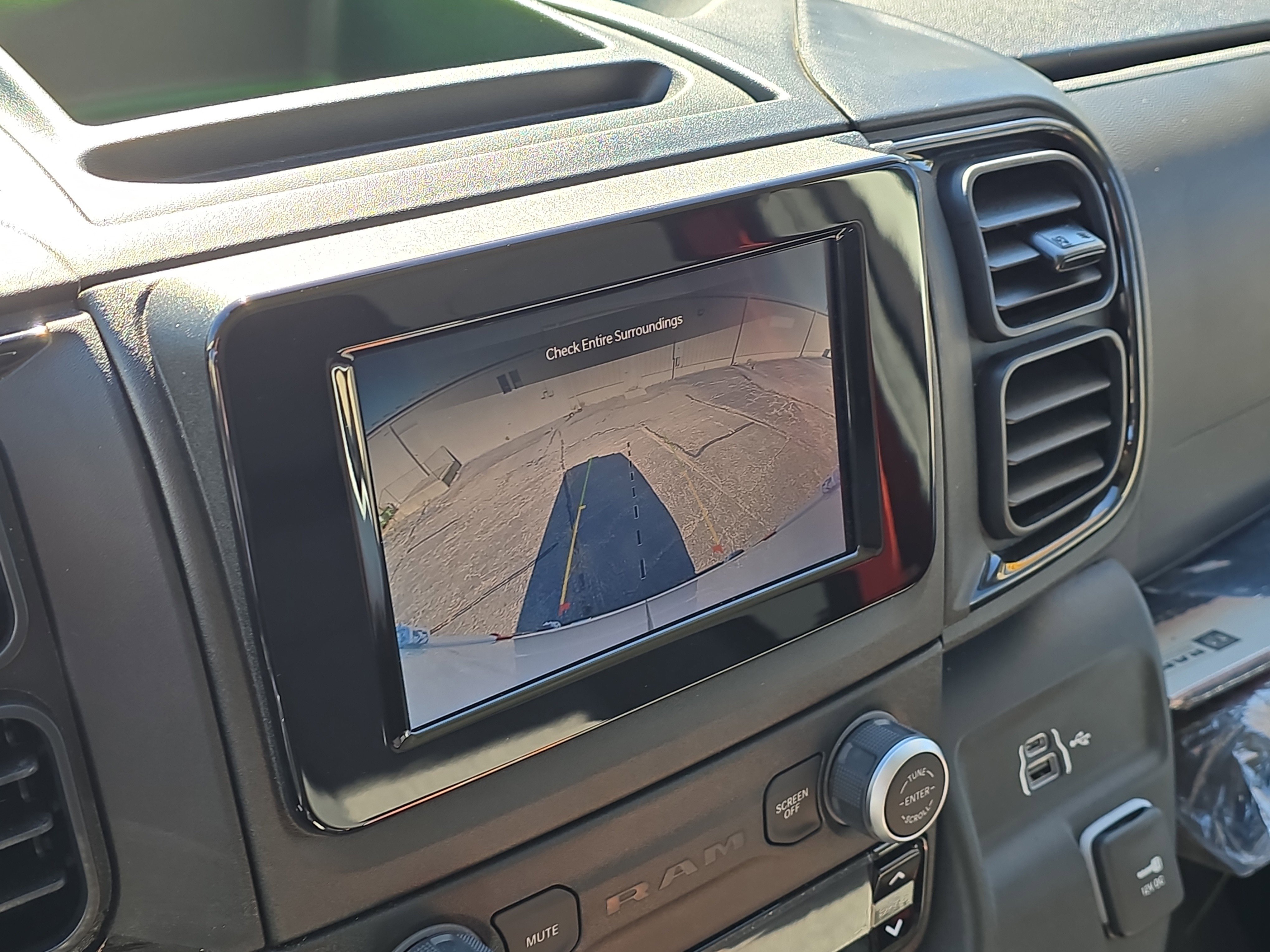 Used 2025 RAM ProMaster 2500 w/ Safety Group image 18