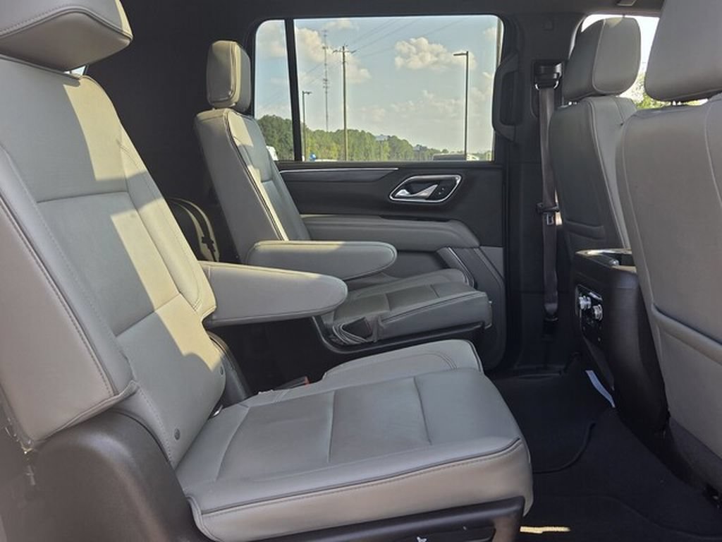 Used 2022 GMC Yukon XL SLT w/ SLT Premium Package RWD image 15