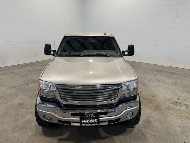 Used 2007 GMC Sierra 2500 SLT w/ Heavy-Duty Power Package AWD/4WD image 4