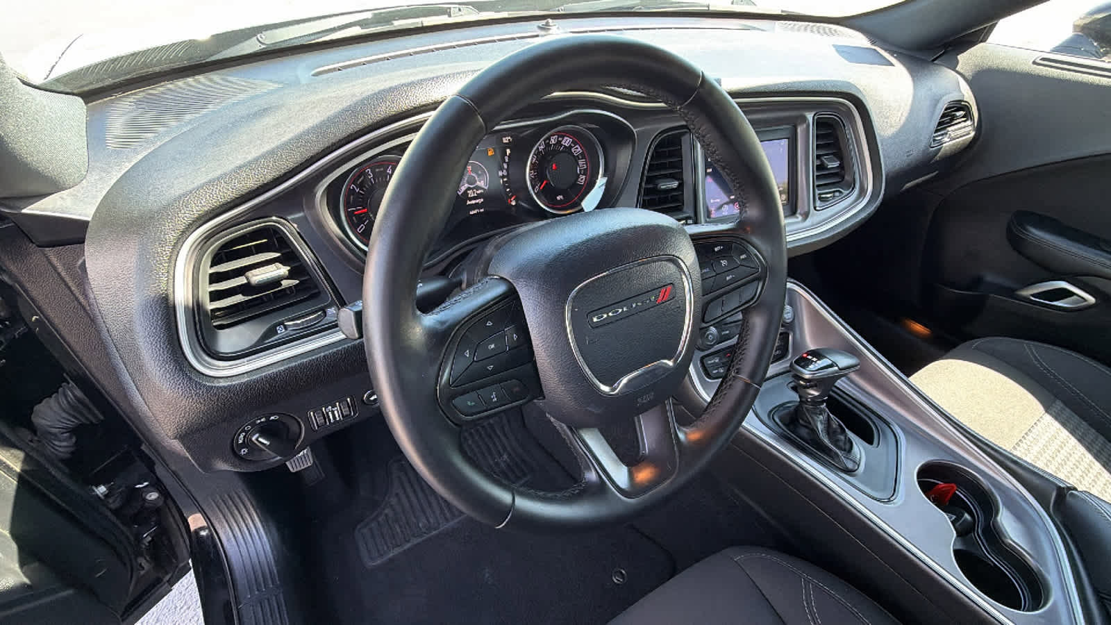 Used 2020 Dodge Challenger SXT RWD image 10
