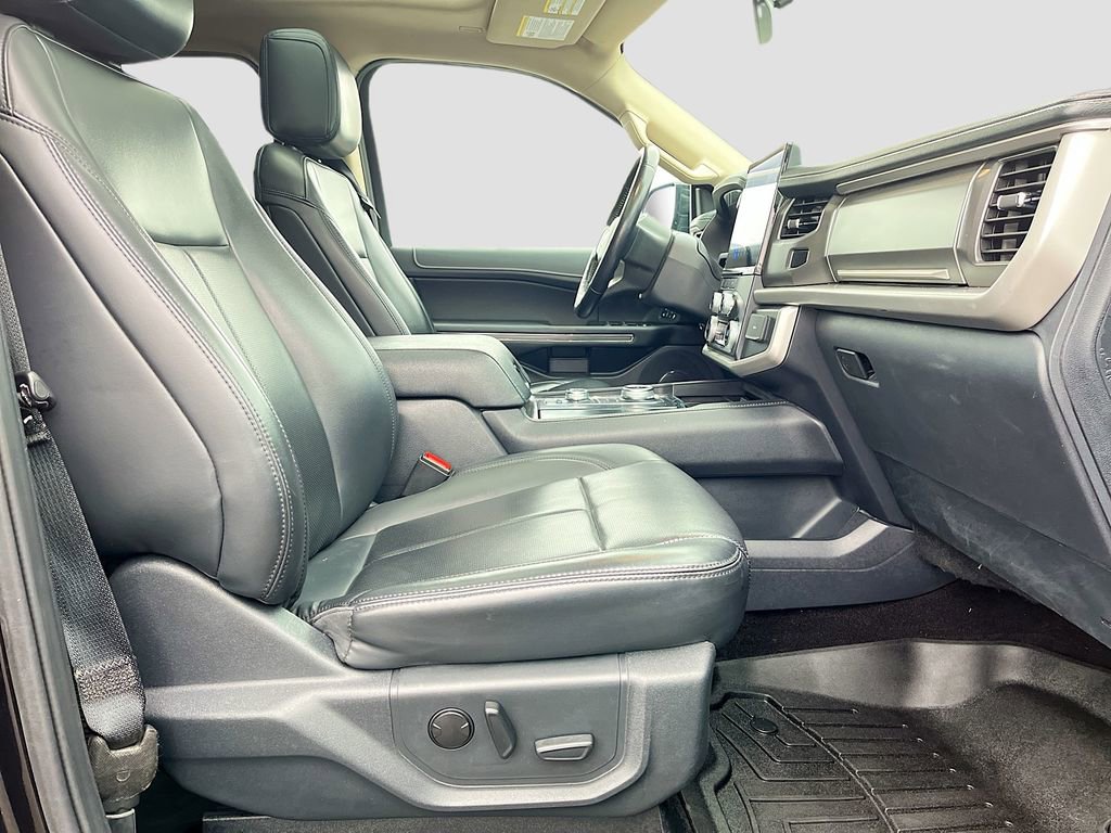 Used 2022 Ford Expedition XLT AWD/4WD image 30