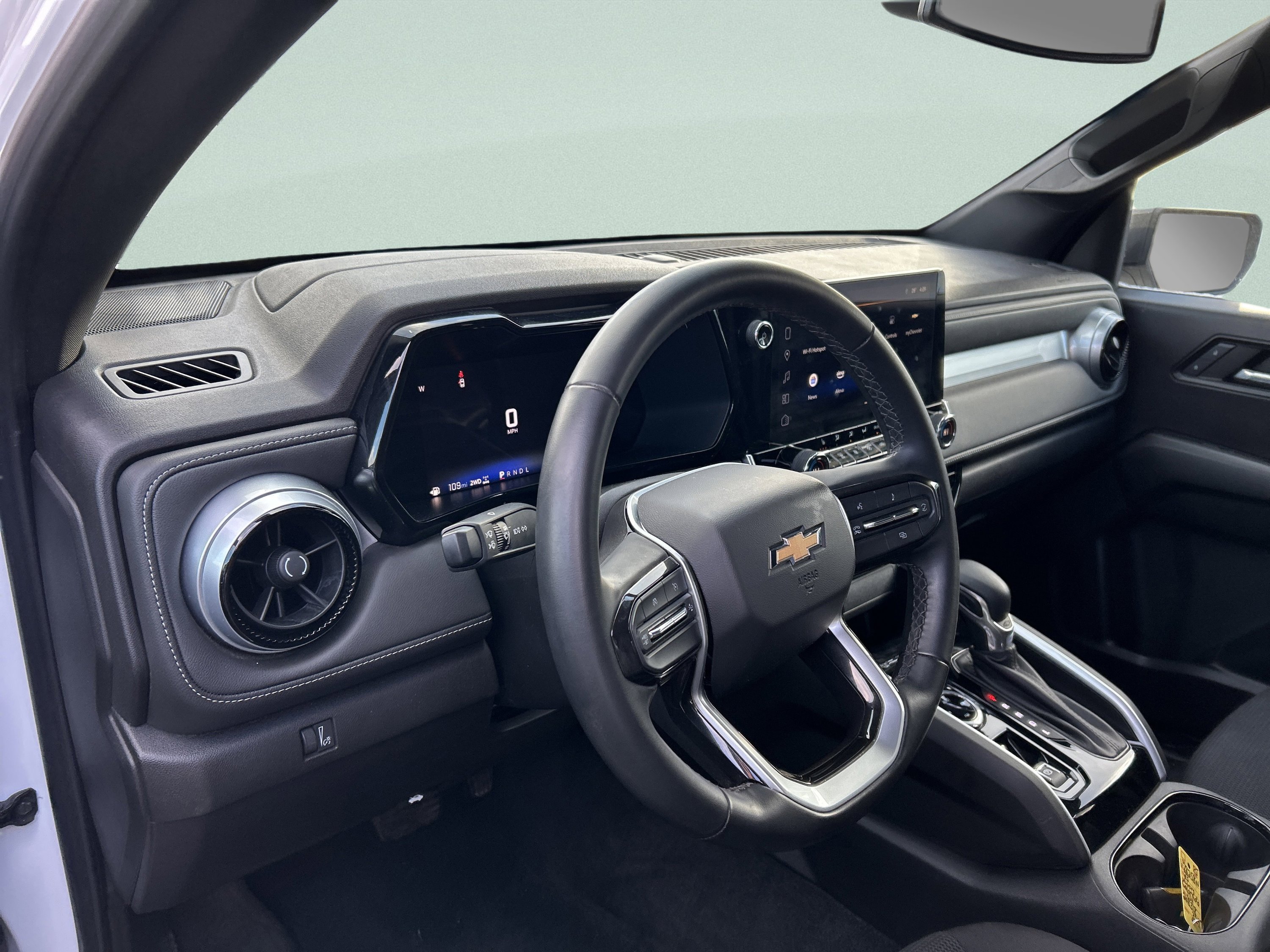 Used 2023 Chevrolet Colorado LT w/ LT Convenience Package II AWD/4WD image 12