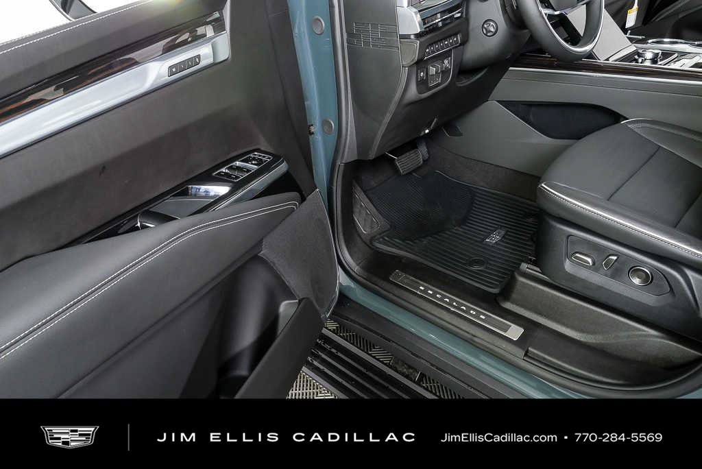 New 2026 Cadillac Escalade Luxury w/ Touring Package AWD/4WD image 8