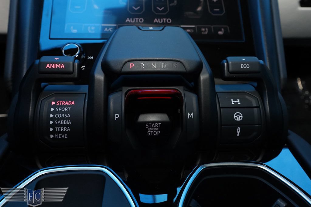 Used 2023 Lamborghini Urus S AWD/4WD image 38