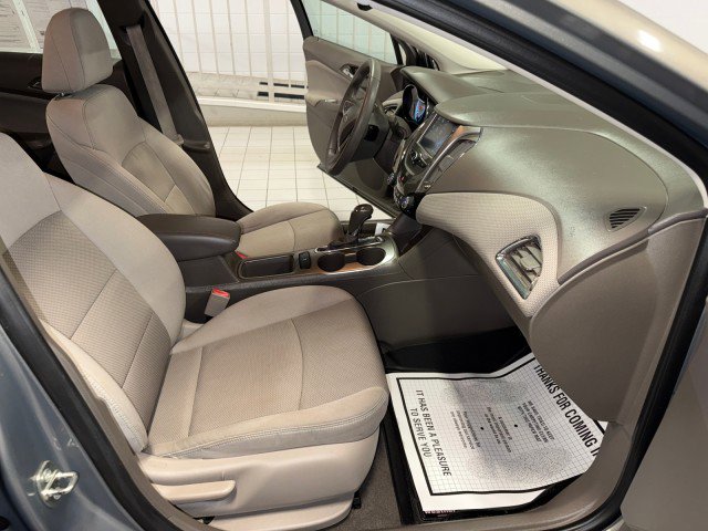 Used 2017 Chevrolet Cruze LT w/ Convenience Package image 28