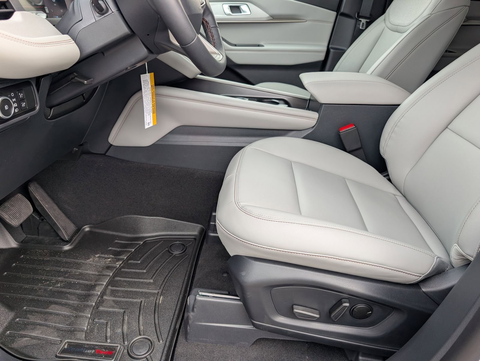 New 2026 Ford Explorer Active w/ Active Comfort Package RWD image 15