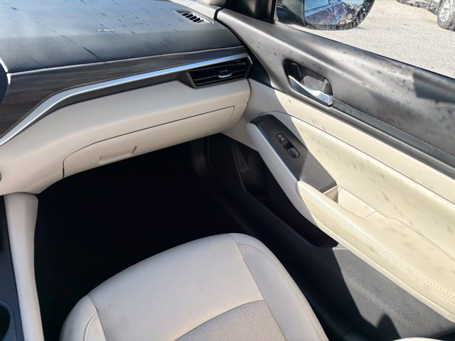 Used 2025 Nissan Altima 2.5 SV FWD image 19