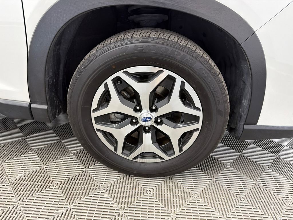 Used 2024 Subaru Forester Premium image 13