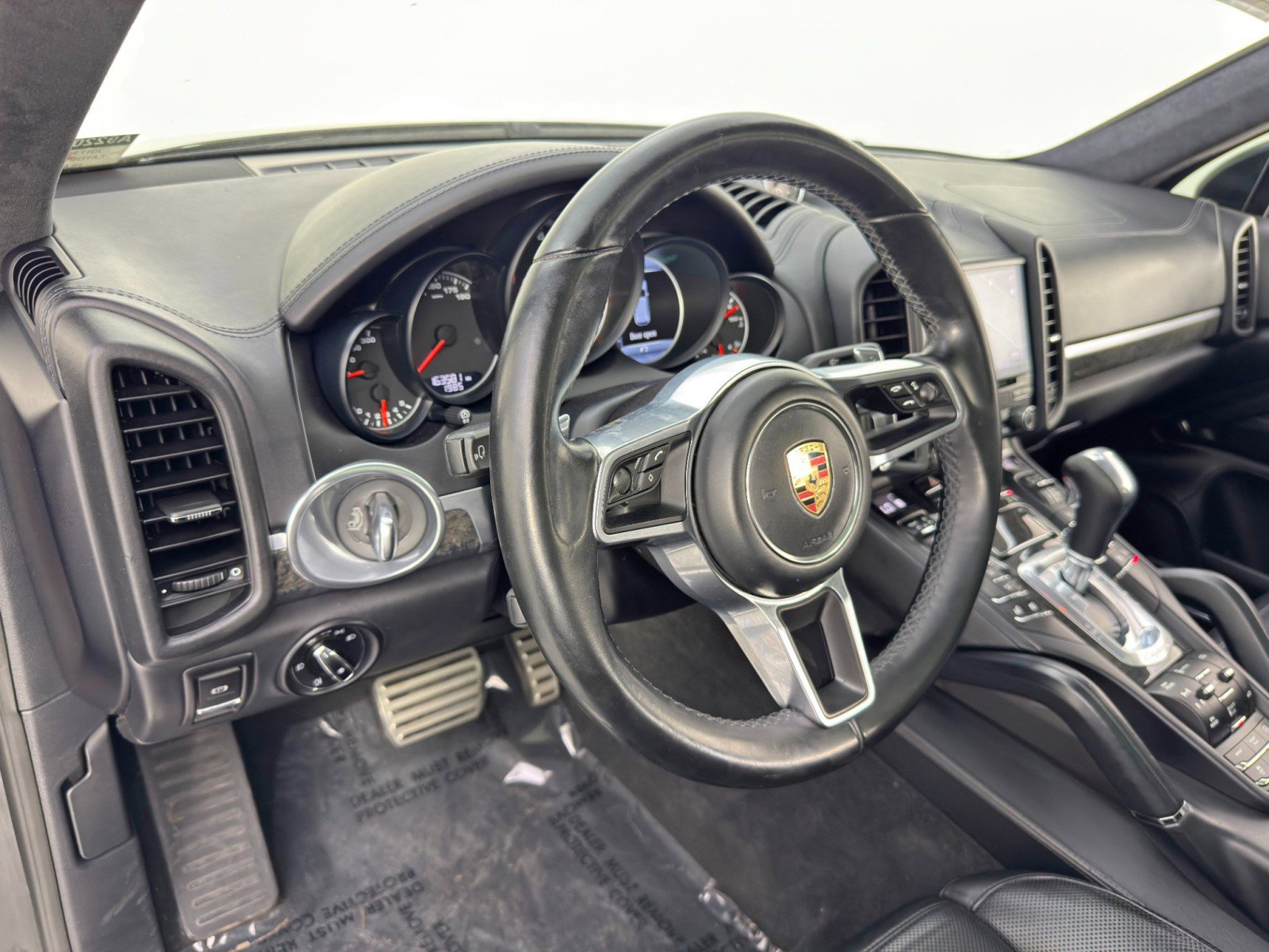 Used 2017 Porsche Cayenne Turbo image 13