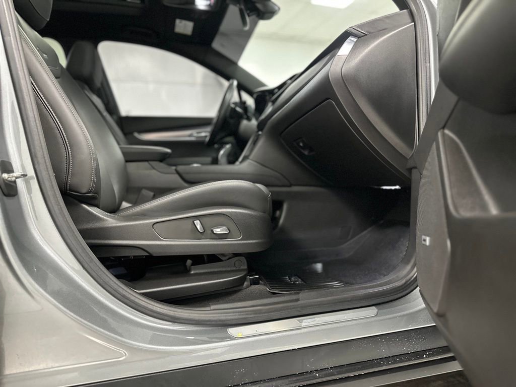 Used 2023 Cadillac XT6 Luxury image 22