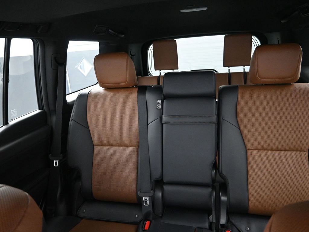 Used 2024 Lexus GX 550 w/ Cold Area Package AWD/4WD image 20