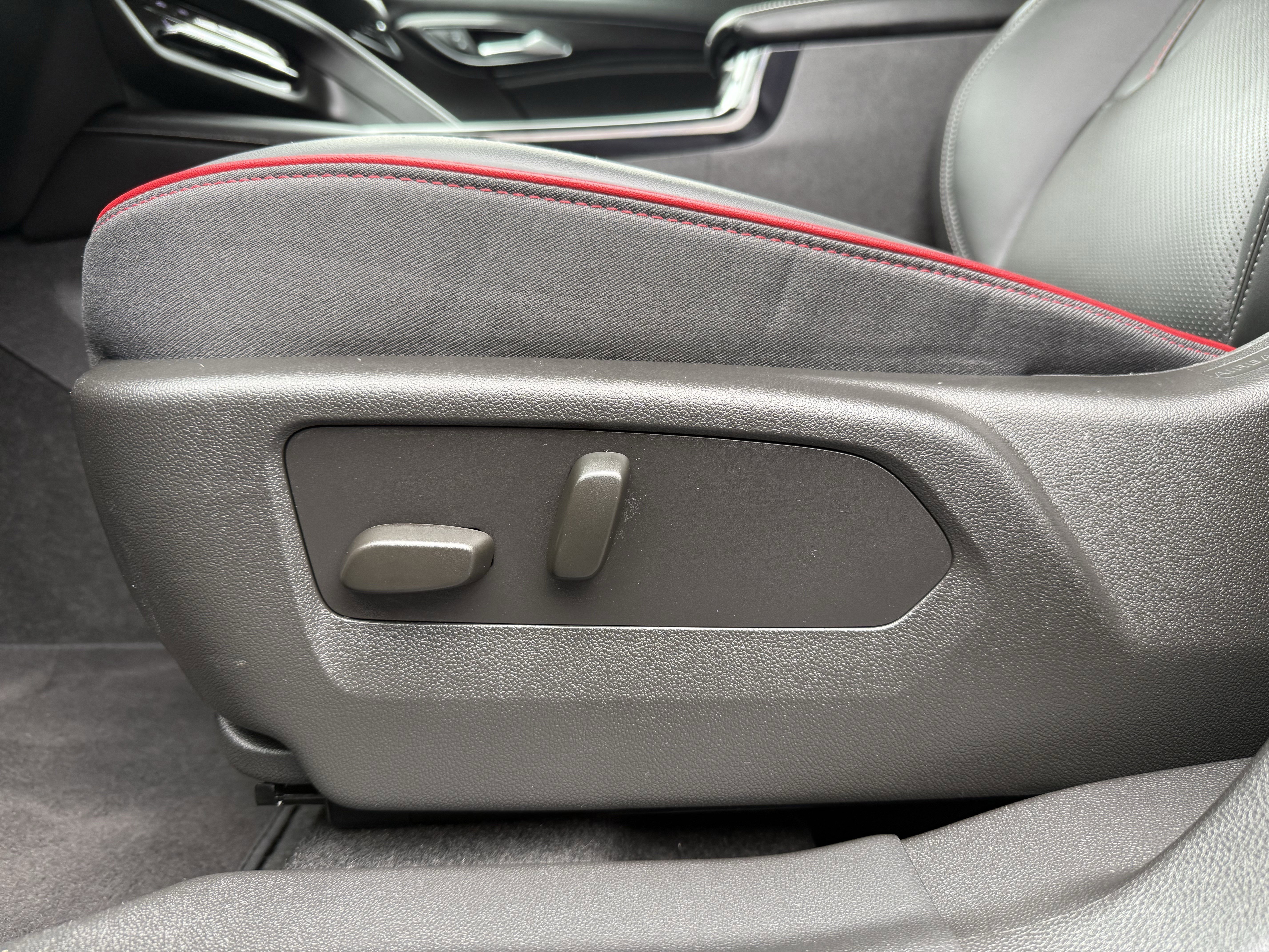 Used 2023 Buick Envision Essence w/ Sport Touring Package FWD image 20
