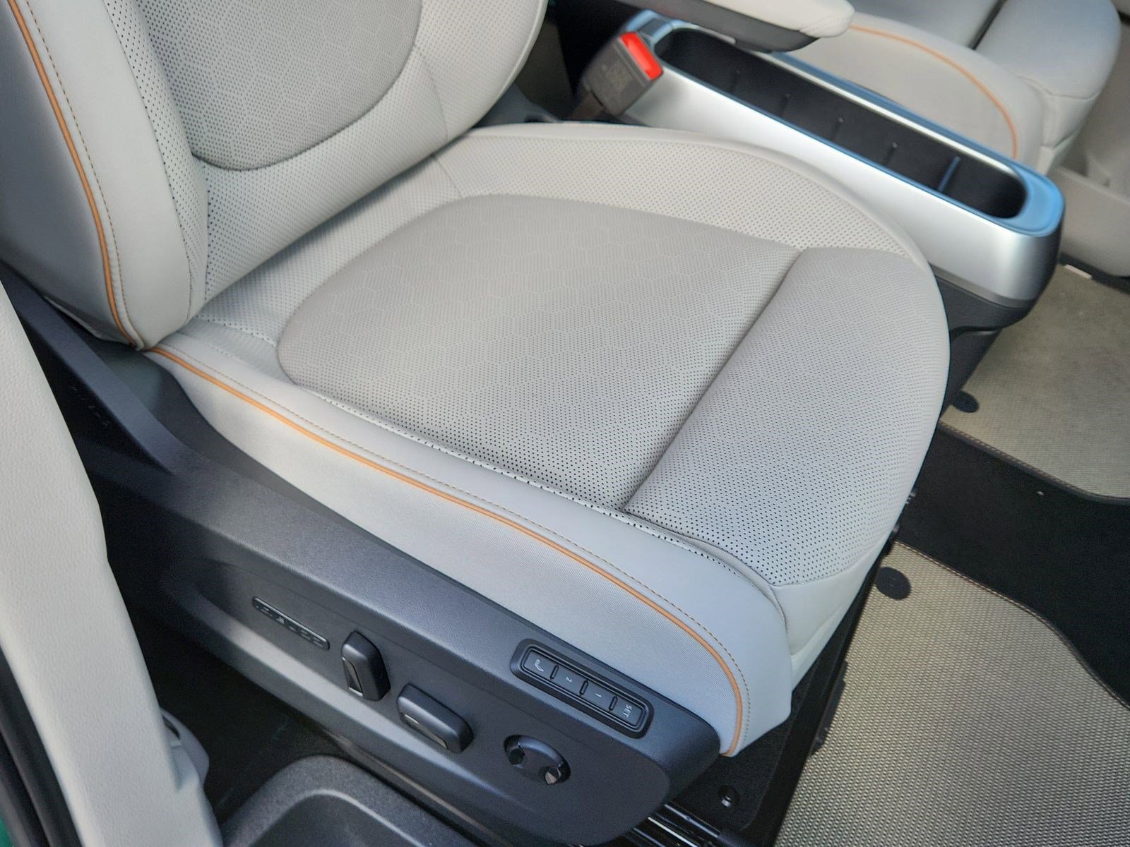 New 2025 Volkswagen ID. Buzz Pro S Plus image 18