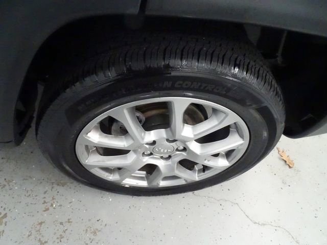 Used 2022 Jeep Compass Latitude w/ Sun and Sound Group image 29