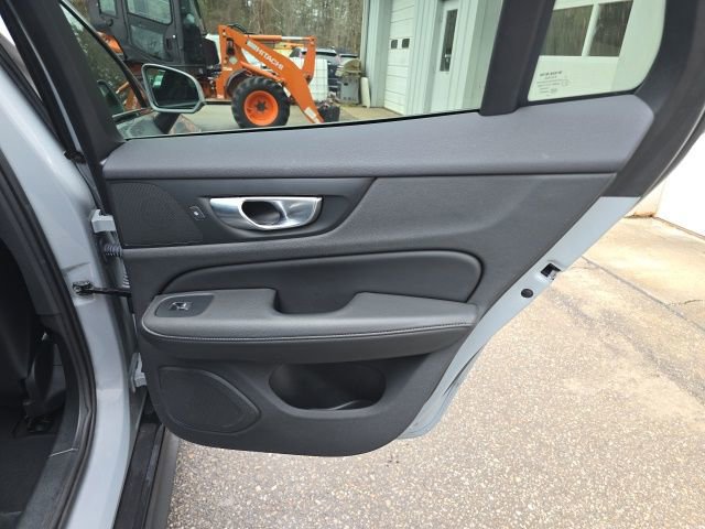 Certified 2025 Volvo V60 B5 Cross Country Plus image 18