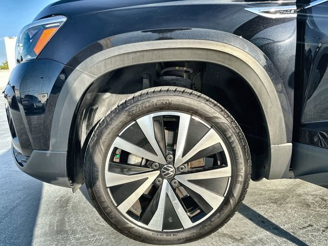 Used 2024 Volkswagen Taos SE image 19