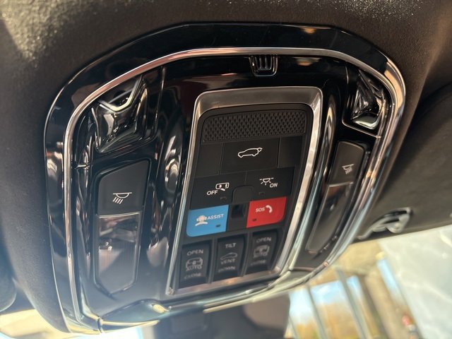 Used 2024 Jeep Grand Wagoneer Series III w/ Rear Seat Video Group 1 image 14