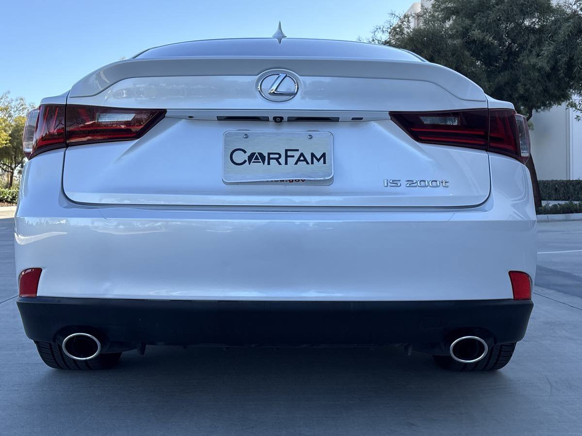 Used 2016 Lexus IS 200t image 11