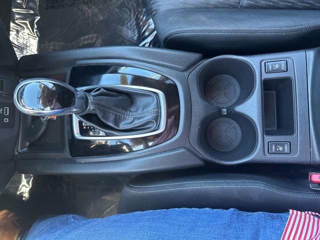 Used 2018 Nissan Rogue SV image 19