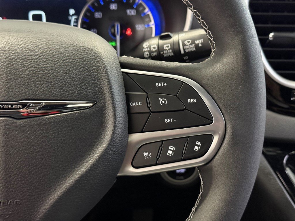 New 2026 Chrysler Voyager LX image 28